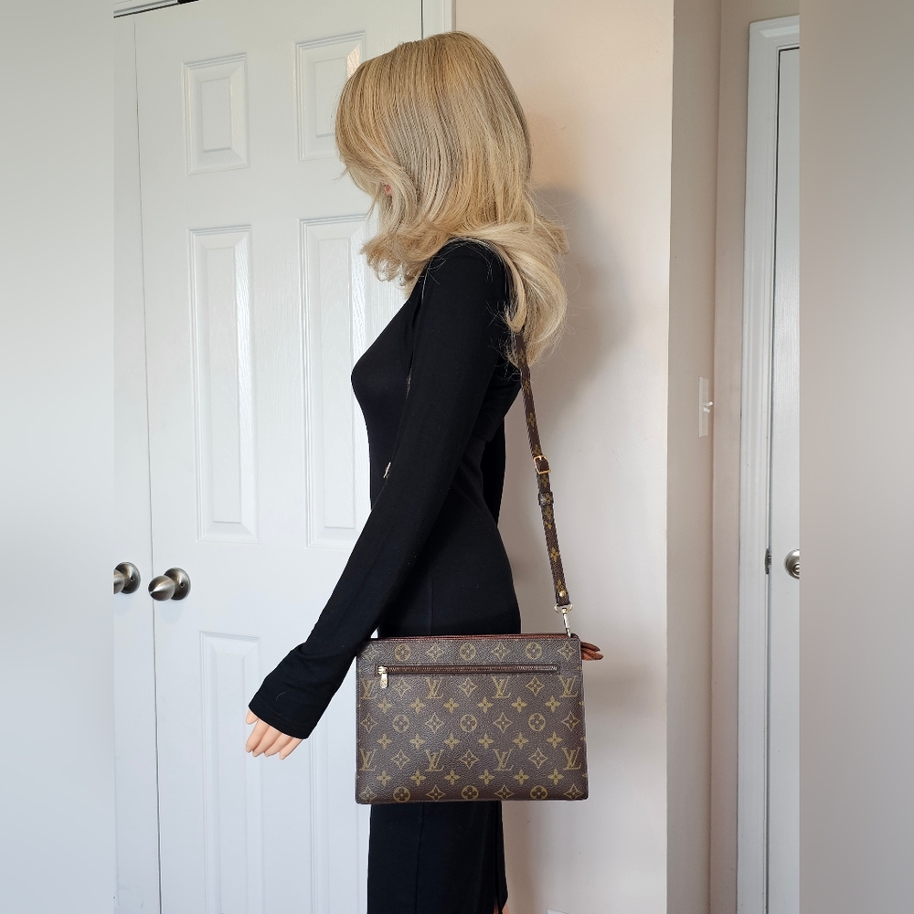 Authentic LOUIS VUITTON Monogram Enghien Shoulder Crossbody Bag - Picture 4 of 16